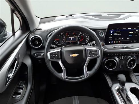 Used 2025 Chevrolet Blazer LT image 14