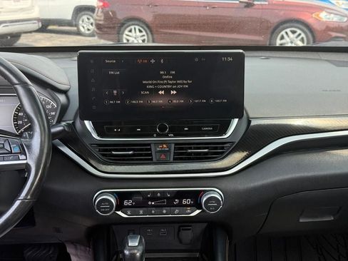 Used 2023 Nissan Altima 2.0 SR FWD image 14