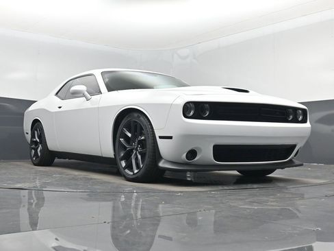 Used 2019 Dodge Challenger R/T w/ Plus Package image 38