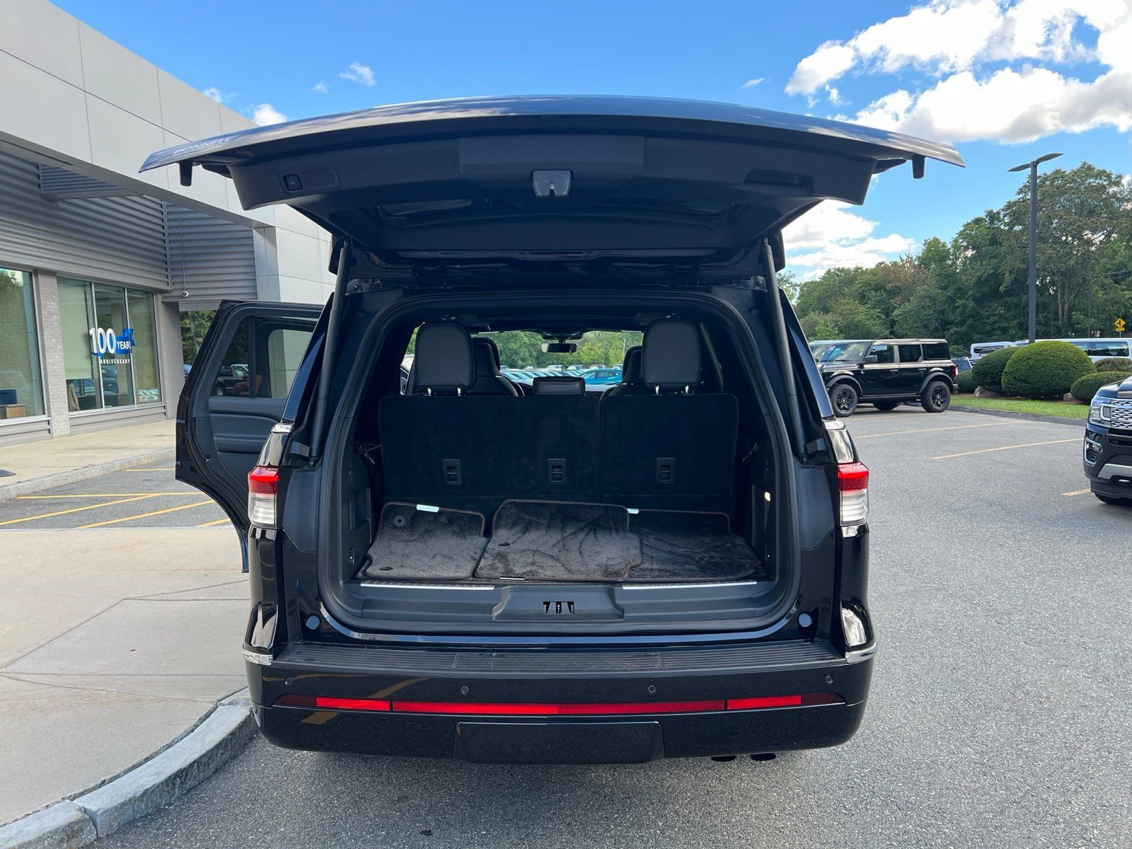 Used 2023 Lincoln Navigator Black Label AWD/4WD image 10