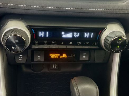 Certified 2019 Toyota RAV4 XLE w/ Convenience Package image 15