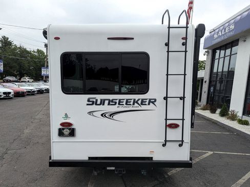 Used 2019 Chevrolet Express 4500 w/ RV Package image 7