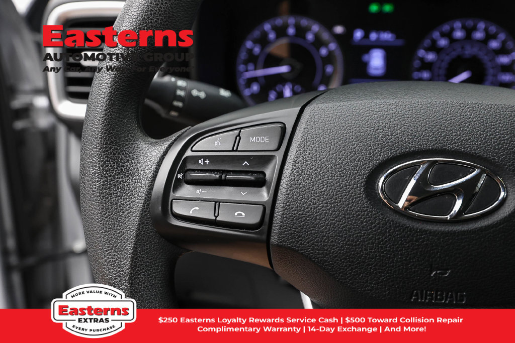 Used 2022 Hyundai Venue SE FWD image 15