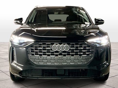 Certified 2025 Audi Q5 Prestige image 3