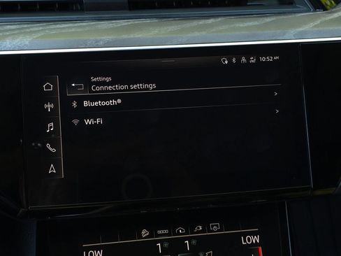 Used 2024 Audi Q8 e-tron Premium AWD/4WD image 59