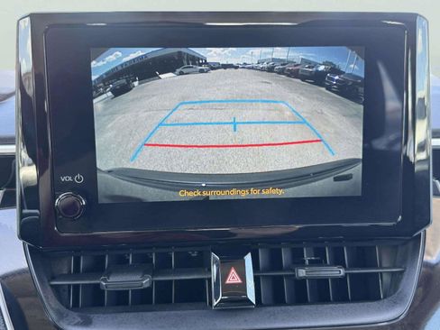 Used 2025 Toyota Corolla LE FWD image 32