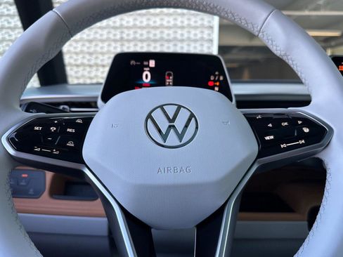 New 2025 Volkswagen ID. Buzz Pro S Plus image 21