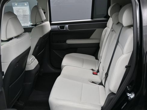 Used 2025 Hyundai Santa Fe SE image 34