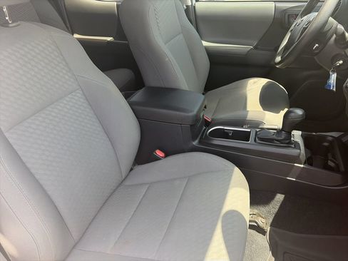 Used 2020 Toyota Tacoma SR w/ SR Convenience Package RWD image 31