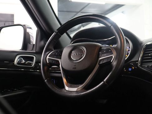 Used 2018 Jeep Grand Cherokee Overland AWD/4WD image 27