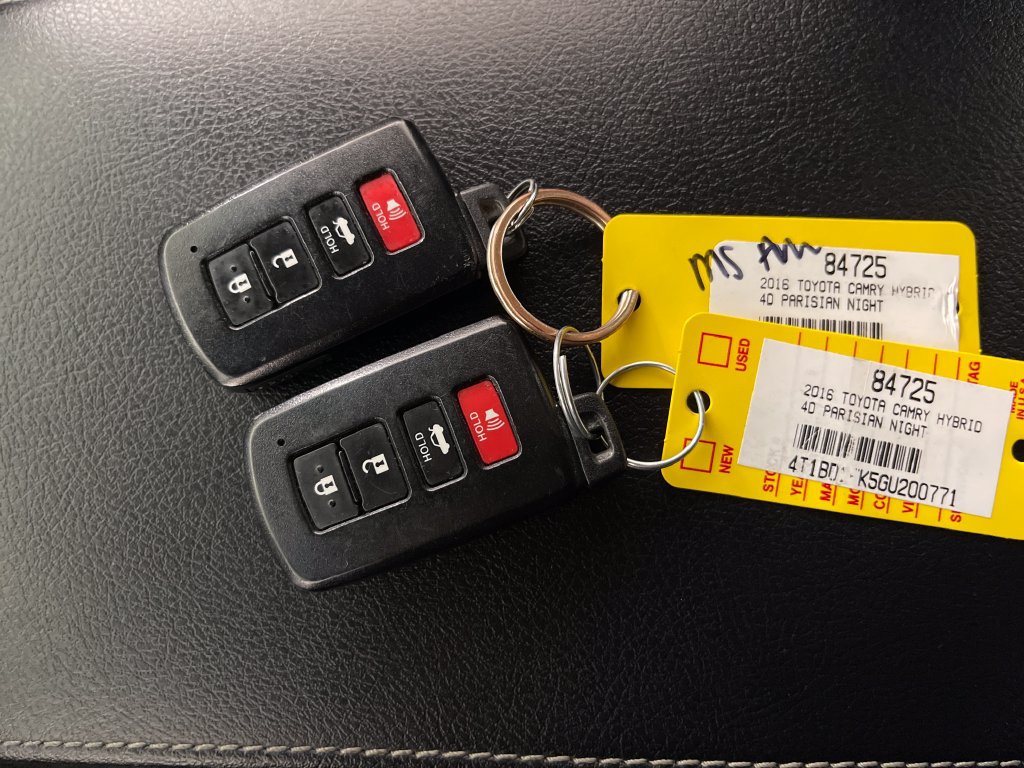 Used 2016 Toyota Camry XLE w/ Moonroof Package FWD image 24