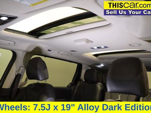 Used 2025 Kia Carnival SX image 29