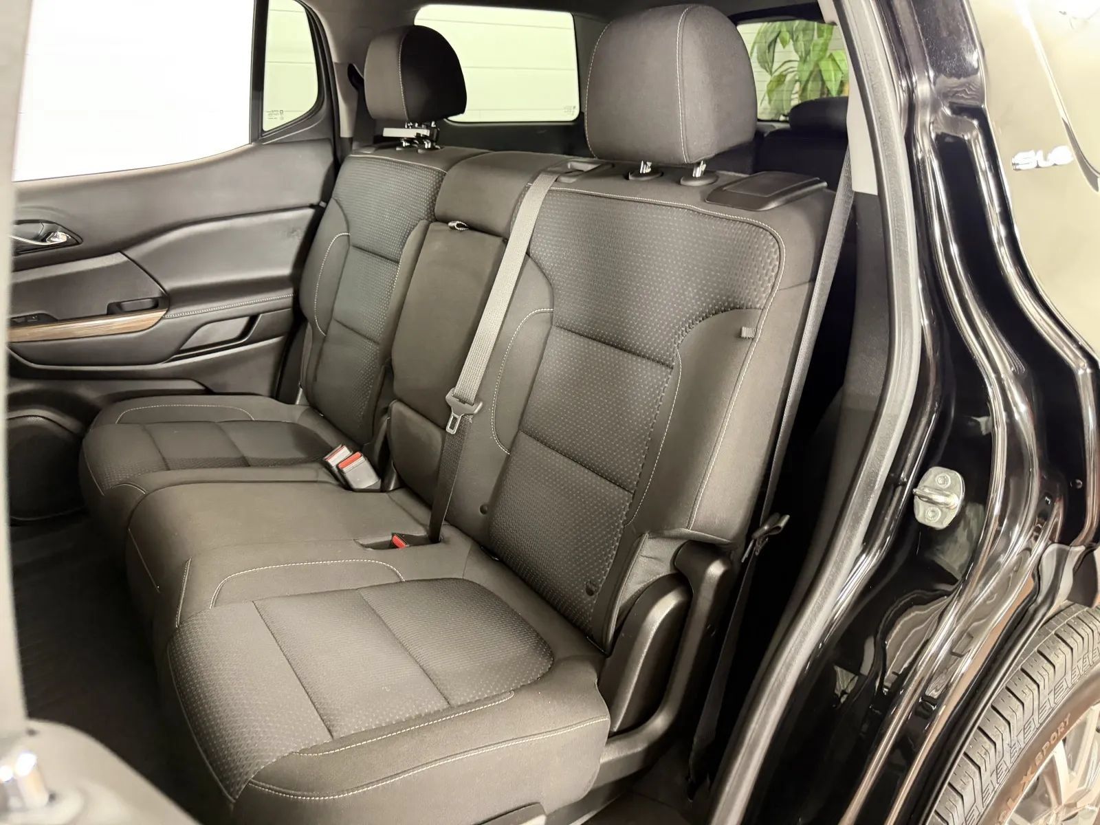 Used 2023 GMC Acadia SLE w/ Driver Convenience Package AWD/4WD image 29