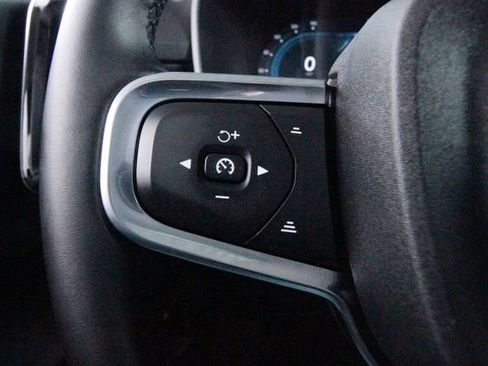 Certified 2025 Volvo XC40 B5 Plus image 16