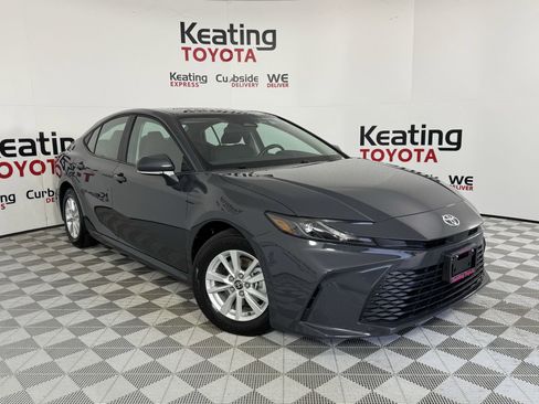Used 2026 Toyota Camry LE FWD image 3