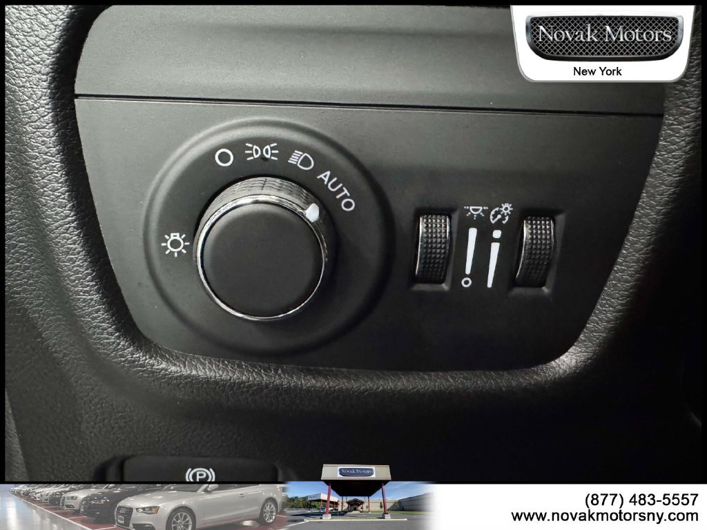 Used 2024 Jeep Grand Cherokee Laredo X AWD/4WD image 22