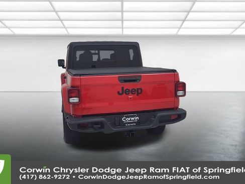 Used 2022 Jeep Gladiator Sport image 12