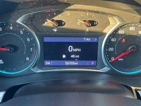 Used 2021 Chevrolet Traverse LT image 21