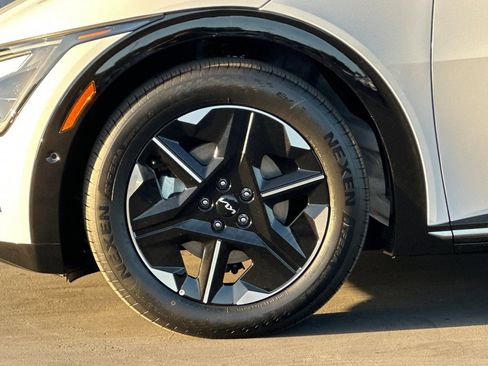 New 2025 Kia EV6 Wind image 25