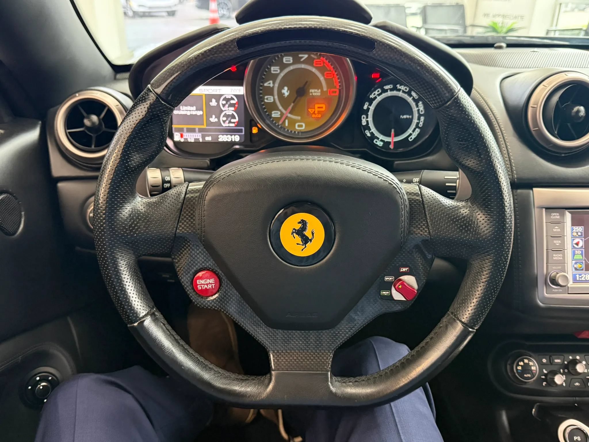 Used 2010 Ferrari California RWD image 33