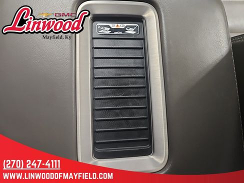 Used 2020 GMC Yukon Denali image 30