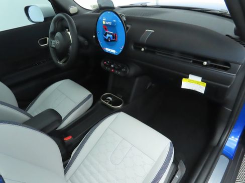 Used 2026 MINI Cooper 4-Door Hardtop FWD image 24