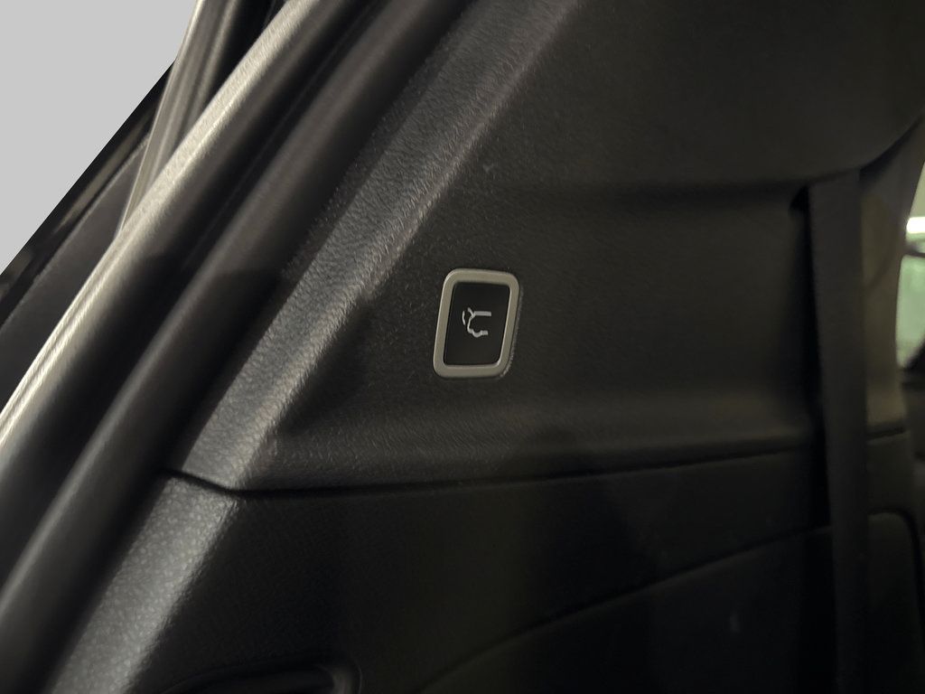 Used 2025 Chrysler Pacifica Select FWD image 28