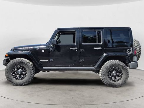 Used 2017 Jeep Wrangler Unlimited Rubicon w/ Connectivity Group AWD/4WD image 8
