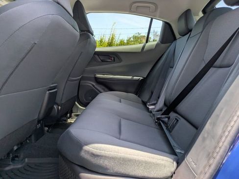Used 2025 Toyota Prius LE FWD image 13