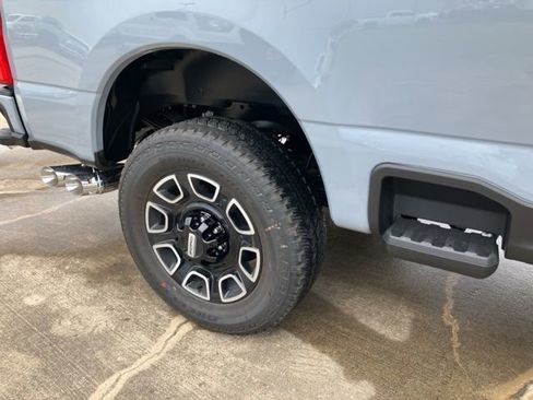 New 2025 Ford F250 Platinum image 11
