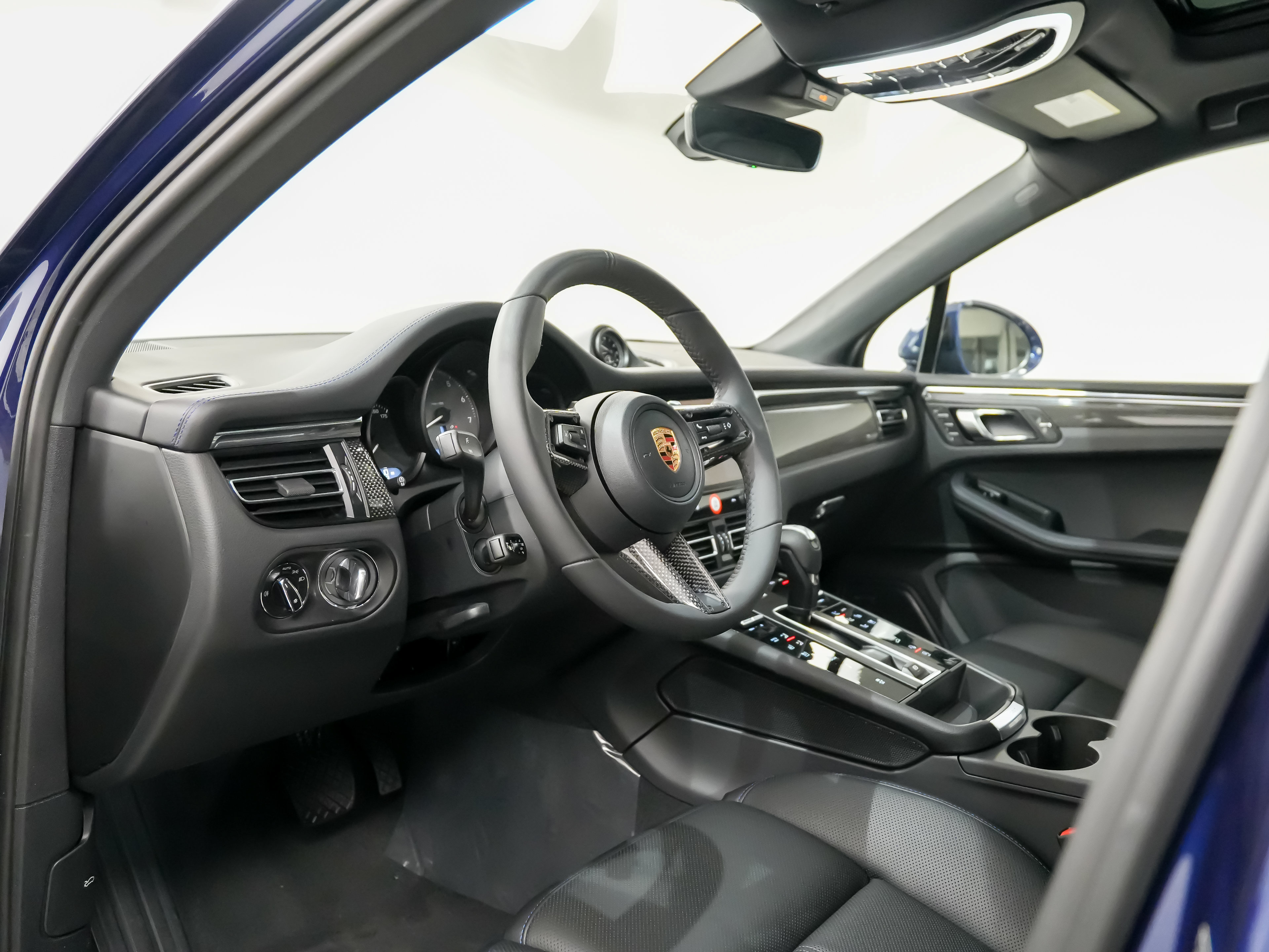 Certified 2026 Porsche Macan S AWD/4WD image 4