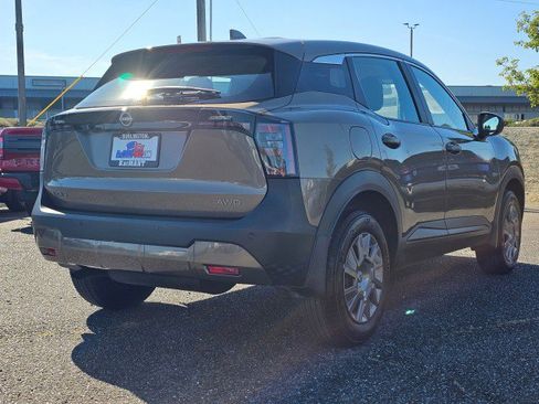 Used 2025 Nissan Kicks S AWD/4WD image 3