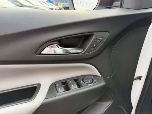 Certified 2023 Chevrolet Equinox LS AWD/4WD image 16