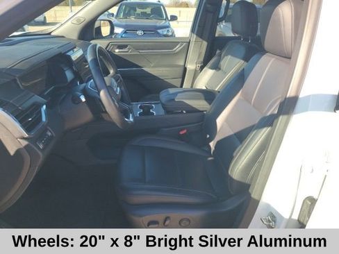 Used 2024 GMC Acadia Elevation image 16