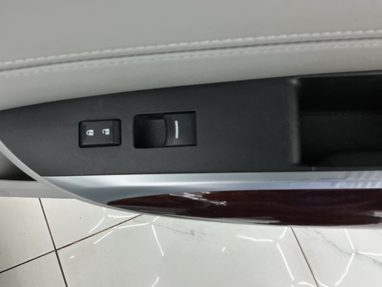 Used 2016 Acura TLX w/ Technology Package FWD image 40