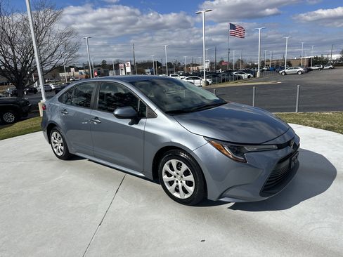 Certified 2024 Toyota Corolla LE image 2
