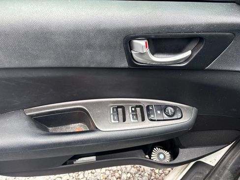 Used 2018 Kia Optima LX FWD image 9