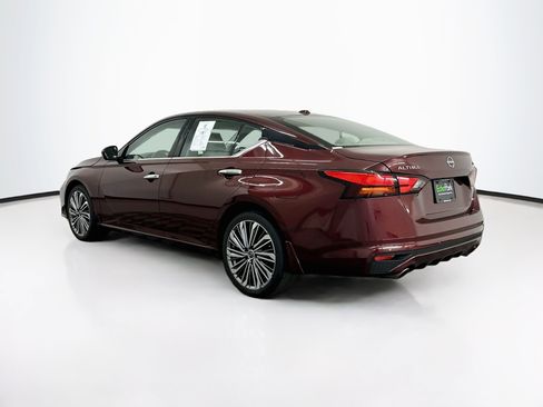 Used 2024 Nissan Altima 2.5 SL AWD/4WD image 5