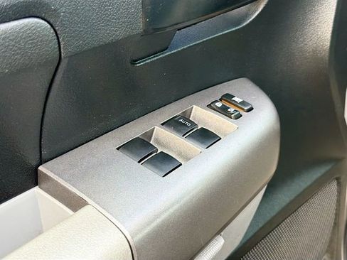 Used 2011 Toyota Tundra 4x4 Double Cab image 16