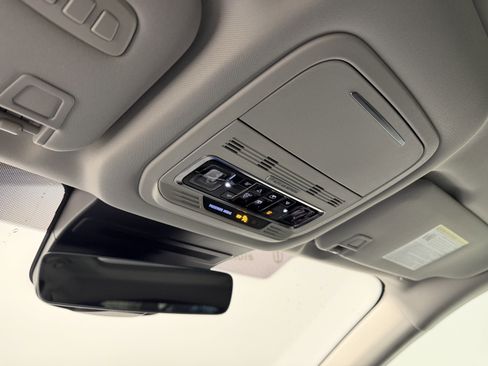 New 2026 Lincoln Nautilus Reserve image 8