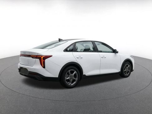 Used 2025 Kia K4 FWD image 9