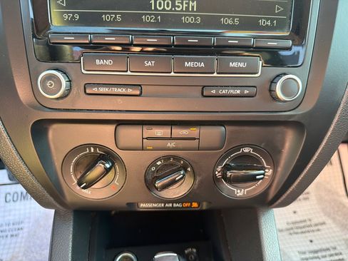 Used 2014 Volkswagen Jetta SE image 14