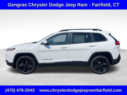 Used 2017 Jeep Cherokee High Altitude AWD/4WD image 4