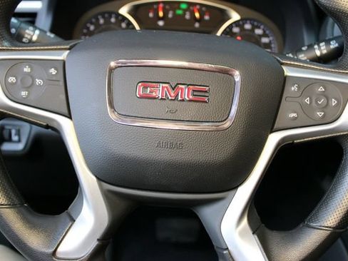 Used 2023 GMC Acadia SLE FWD image 22
