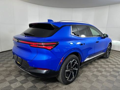 Used 2025 Chevrolet Equinox EV LT w/ Convenience Package image 3