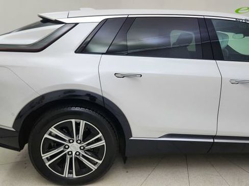 Used 2024 Cadillac Lyriq Luxury w/ LPO, Floor Liner Package AWD/4WD image 29