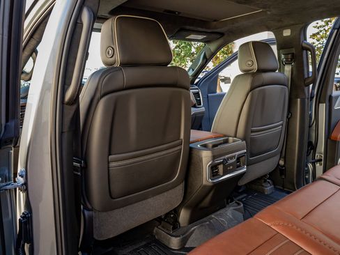 Used 2025 GMC Sierra 2500 Denali Ultimate image 34