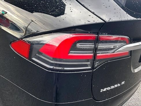 Used 2019 Tesla Model X 100D image 30