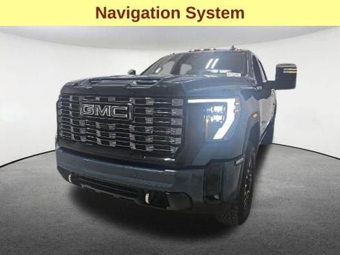 Used 2025 GMC Sierra 2500 Denali Ultimate AWD/4WD image 4