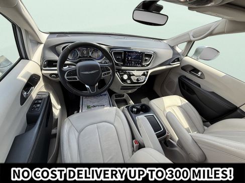 Used 2020 Chrysler Pacifica Touring-L Plus w/ Advanced Safetytec Group FWD image 10